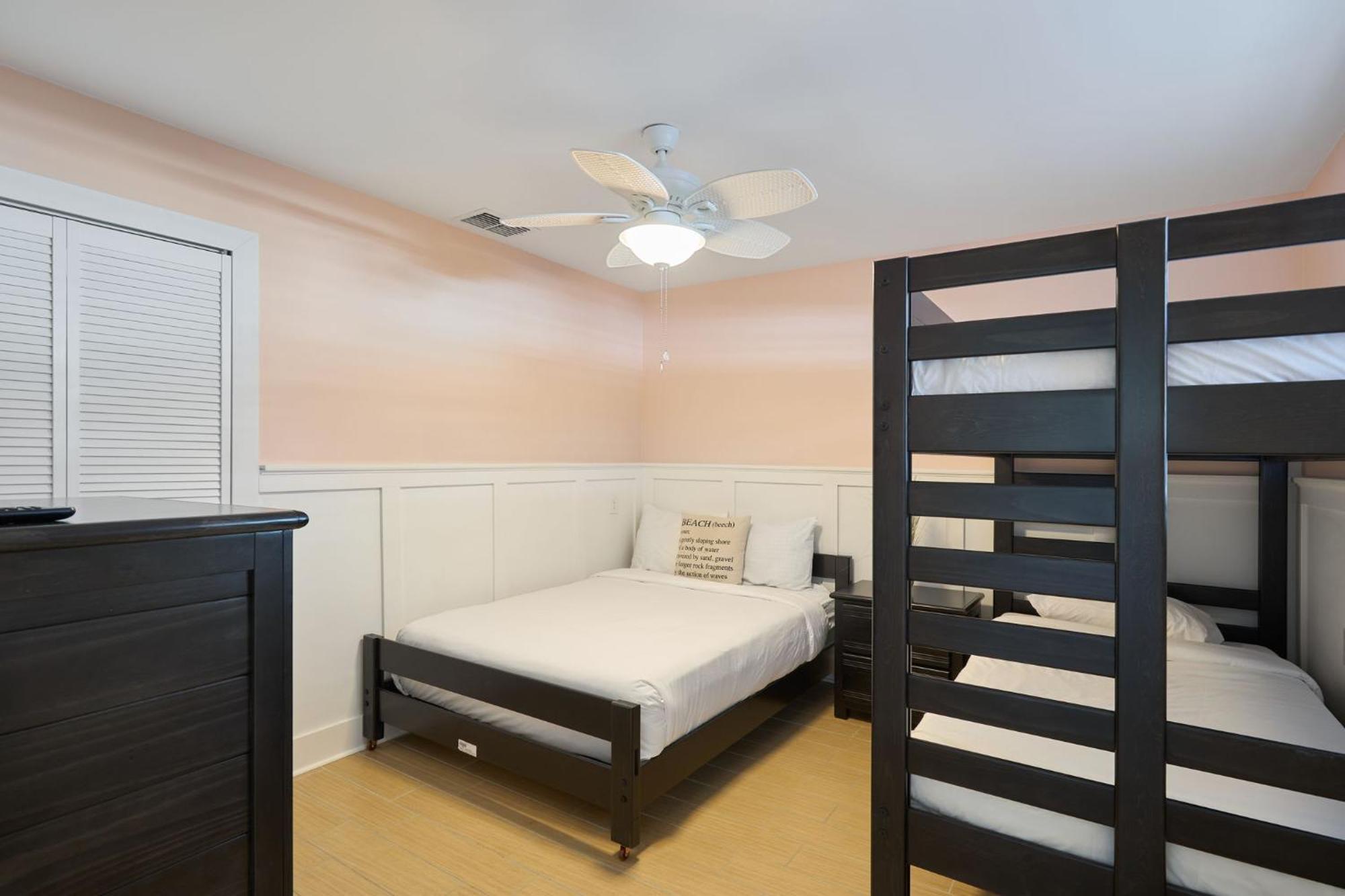 Gorgeous Apartment On Mango St Steps To Beach Fort Myers Beach Exterior photo
